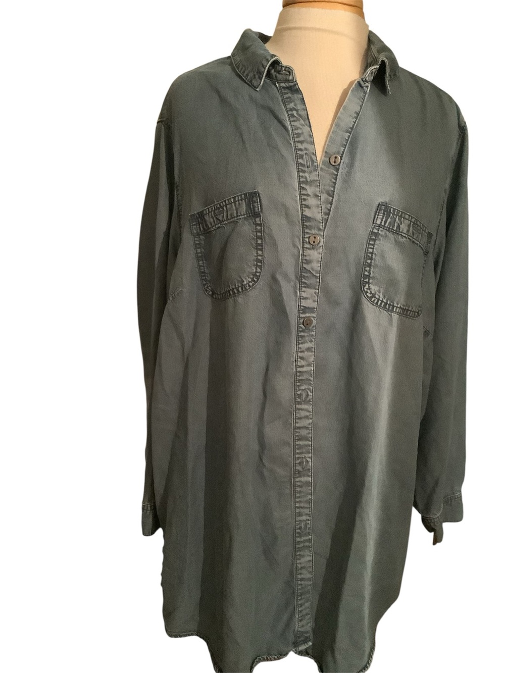 J. Jill Denim Button-Front Chambray Top in Faded Blue